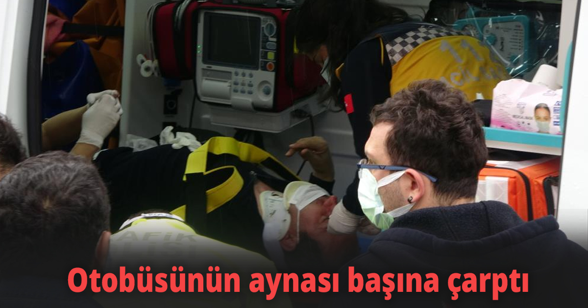 Yol kenarında beklerken halk otobüsünün aynası başına çarptı 