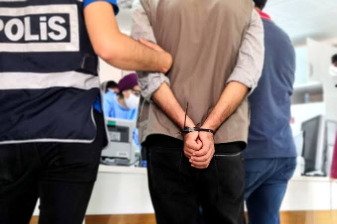 10 yıllık cinayetin çifte failleri yakalandı