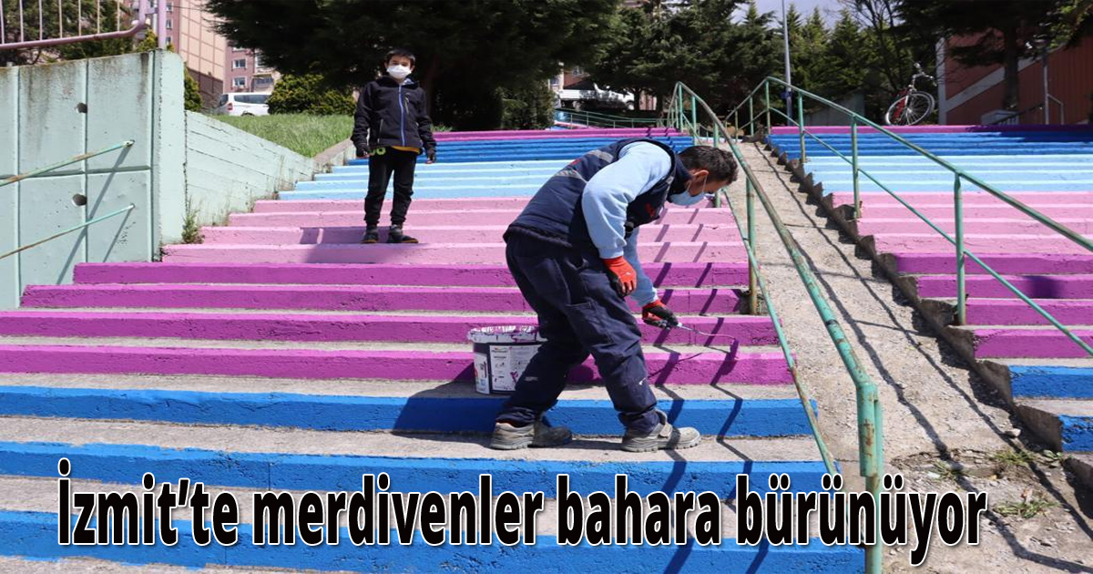 İzmit’te merdivenler bahara bürünüyor