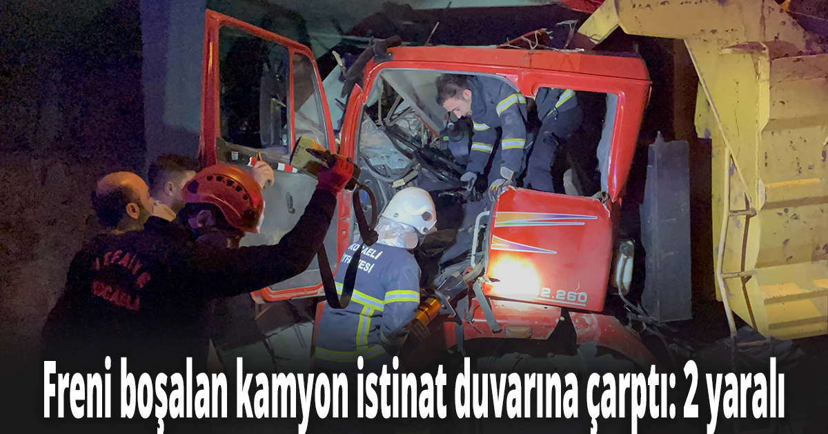 Freni boşalan kamyon istinat duvarına çarptı