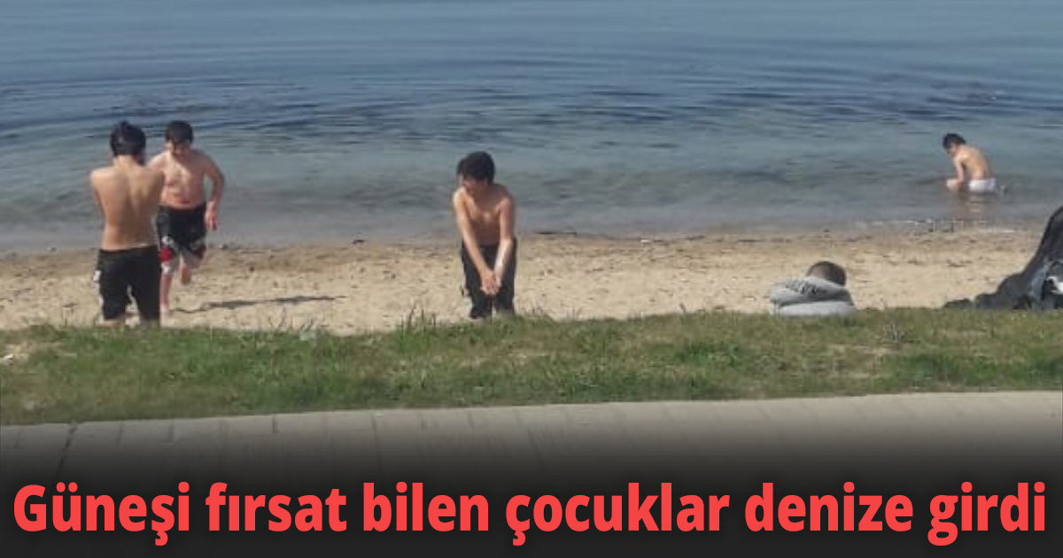 Güneşi fırsat bilen çocuklar denize girdi