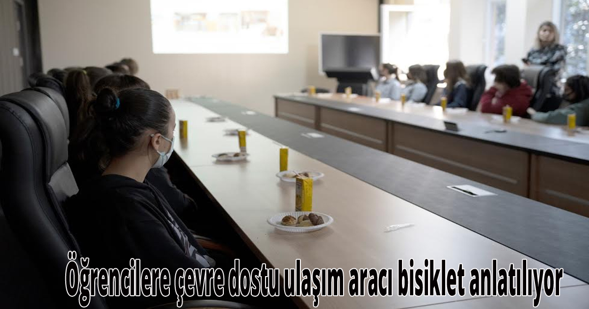 Öğrencilere çevre dostu ulaşım aracı bisiklet anlatılıyor