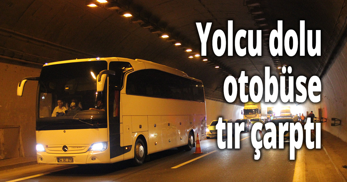 Kocaeli'de içinde 20 kişinin bulunduğu otobüse tır çarptı