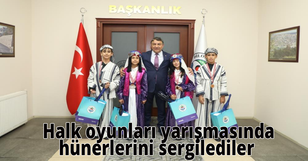 Halk oyunları yarışmasında hünerlerini sergilediler 
