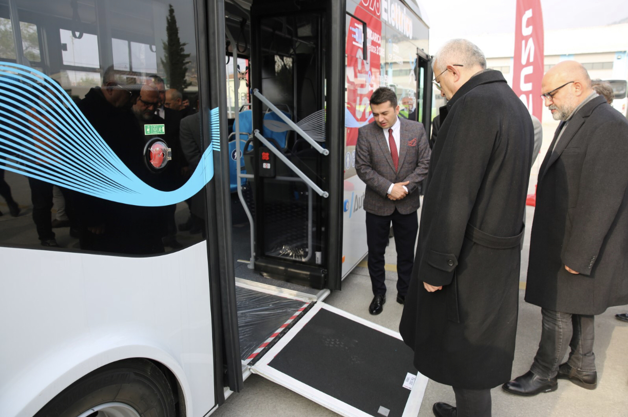 Gündoğdu: Kocaeli’deki üretimi destekliyoruz