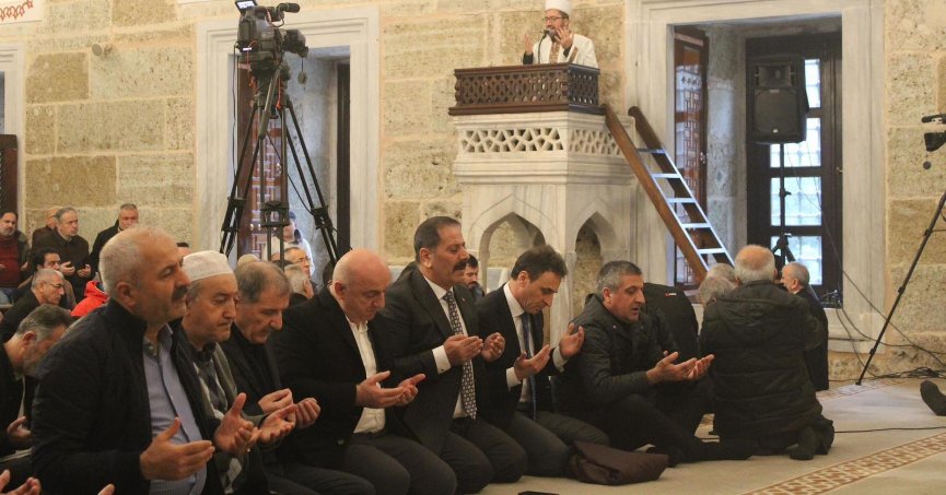 ERZURUM’UN 500 YILLIK GELENEĞİNİN KOCAELİ’DE 8. TARİHİ YENİ CUMA CAMİİNDE GERÇEKLEŞTİRİLDİ