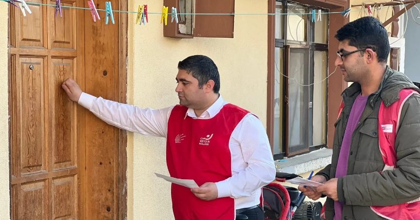 ARDUÇ; SEÇMENLERİMİZİ KAPI KAPI GEZİYORUZ