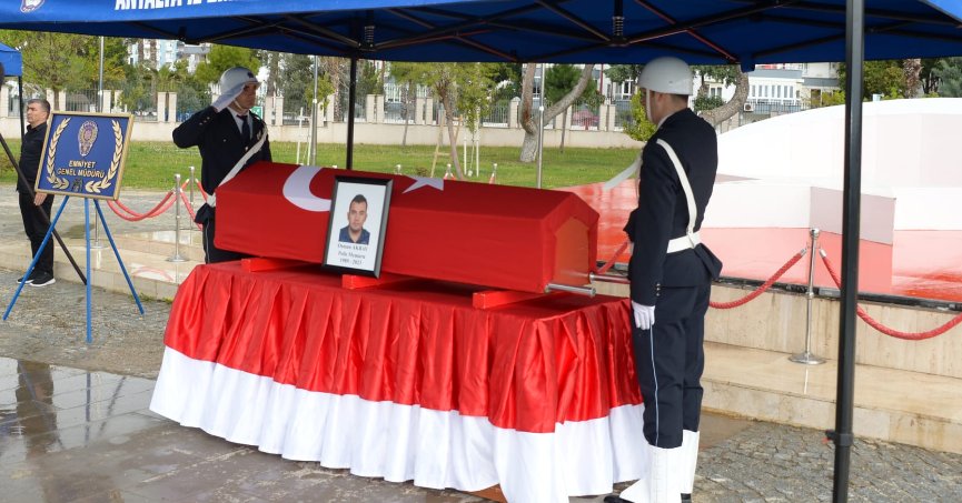 32 yaşındaki polis memuru hayatını kaybetti