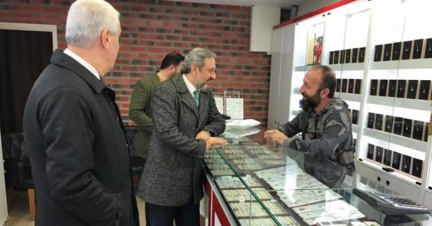 'Ayinesi iştir kişinin lafa bakılmaz”