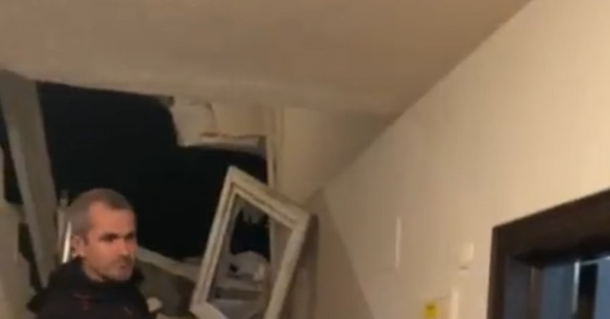 Yuvam Akarca'da istinad duvarı binaya doğru çöktü