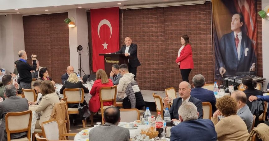 Tarhan, Muhtarlarla iftarda buluştu