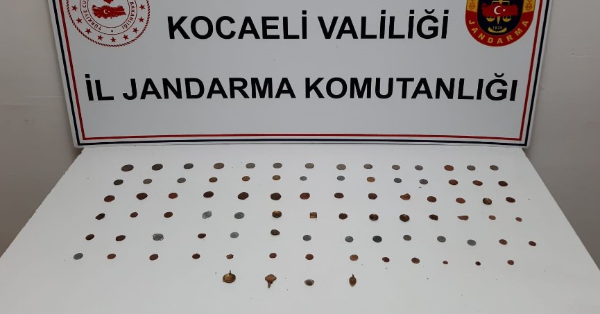  82 sikke ve 4 obje ele geçirildi