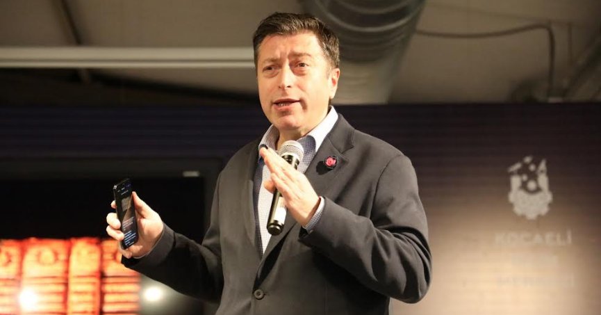 Bilişim yazarı Kuzuoğlu teknoloji meraklılarıyla buluştu