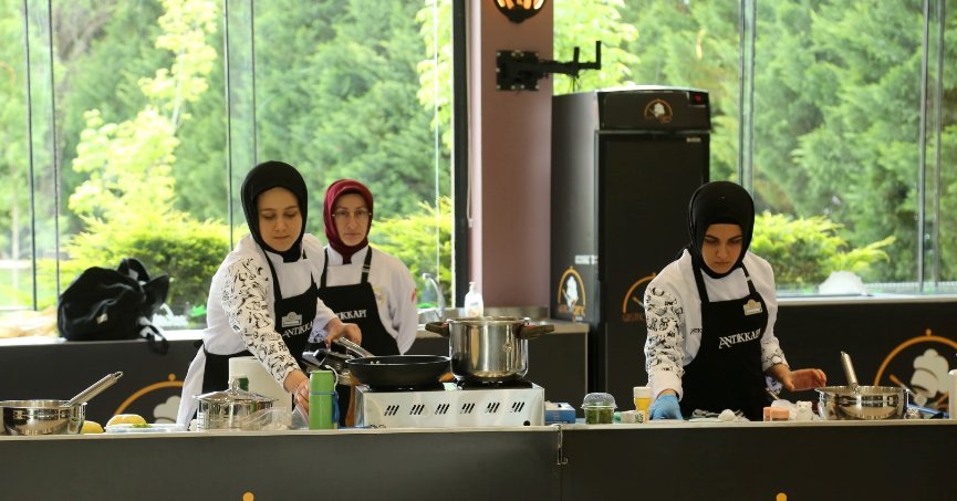 Geleceğin şefleri hünerlerini sergiledi