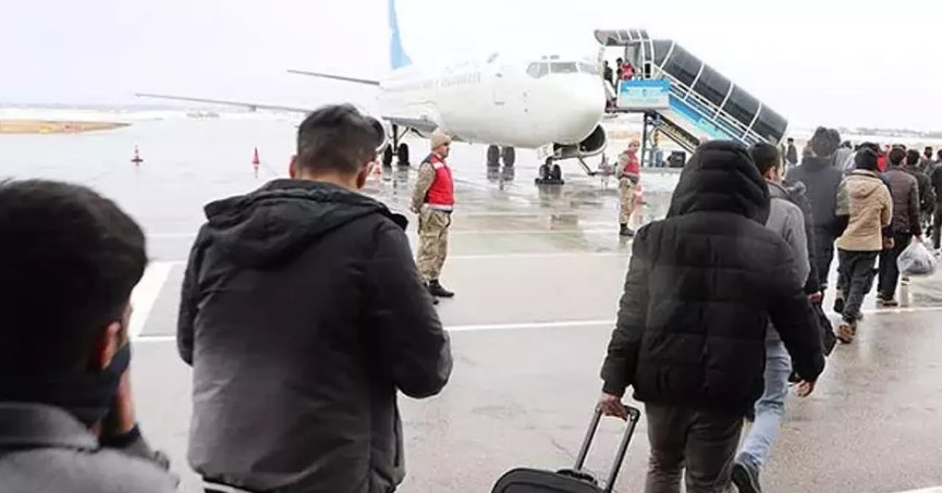 Kocaeli'de 11 kaçak göçmen sınır dışı edildi