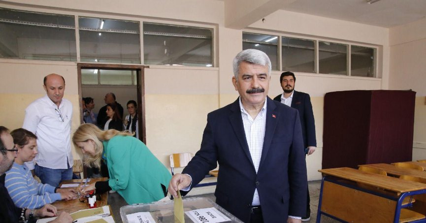 Milletvekili oldu, ilk icraatında yine öğrencilerin isteğini yerine getirdi