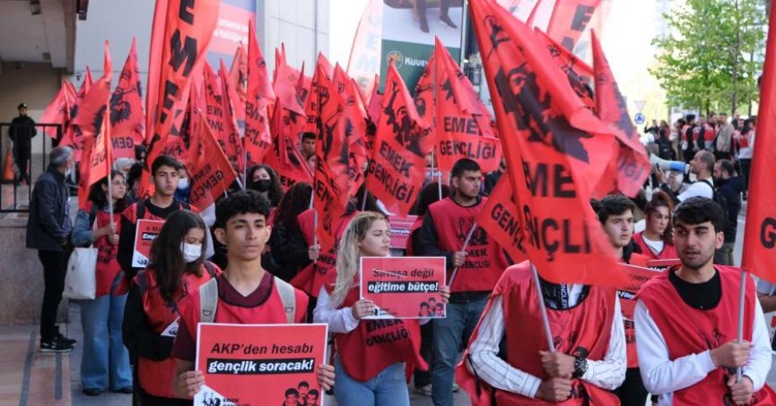Gençlik geleceğini örgütlü gücüyle kazanacak