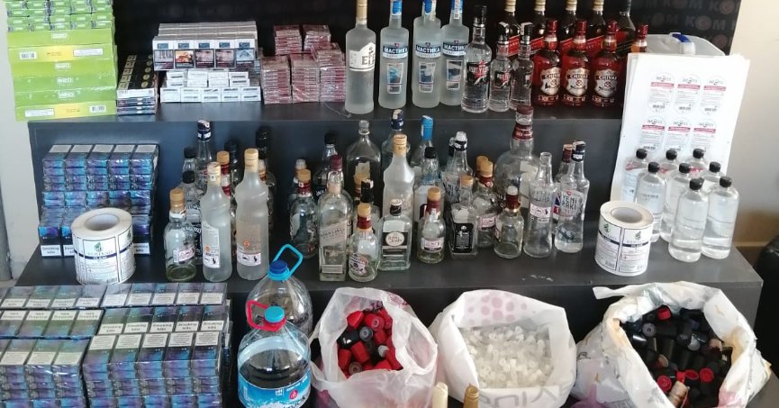 Yüzlerce şişe kaçak içki ele geçirildi