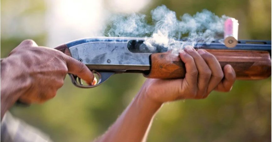 Ağaçlık alanda tüfekle vurarak öldürdü