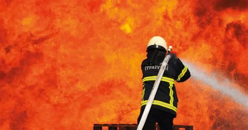 Polis lojmanında yangın