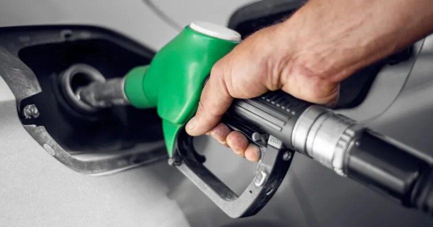 Benzin fiyatlarına okkalı zam!