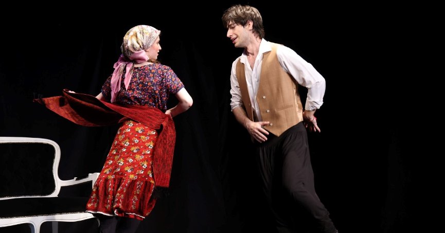 “Aşk Her Zaman Güzeldir” sahne aldı