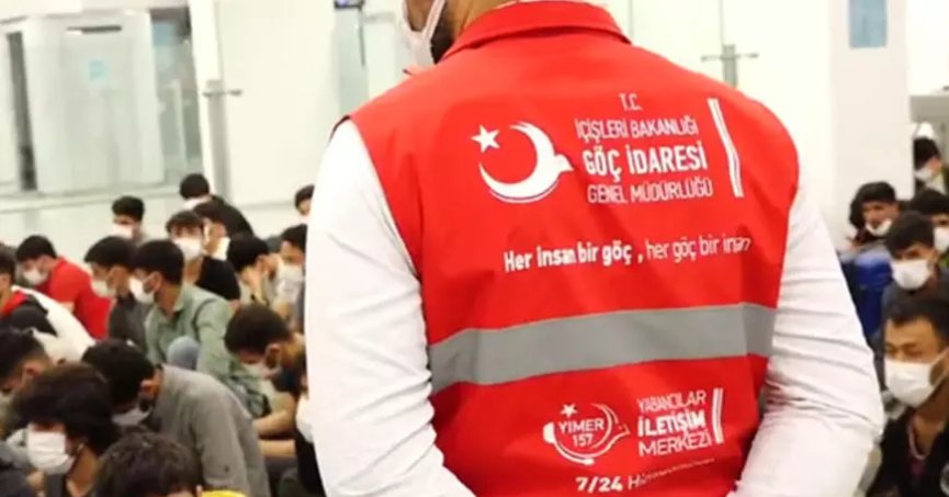 12 Kaçak göçmen sınır dışı edildi