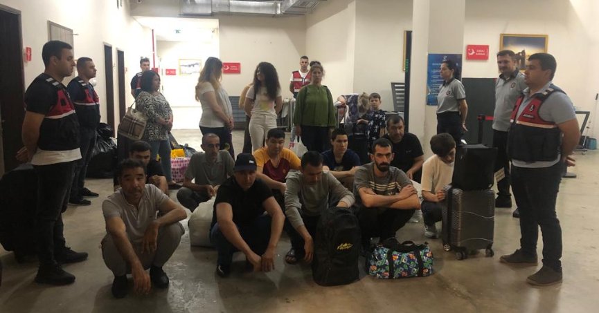 Kocaeli’den 18 kaçak göçmen sınır dışı edildi