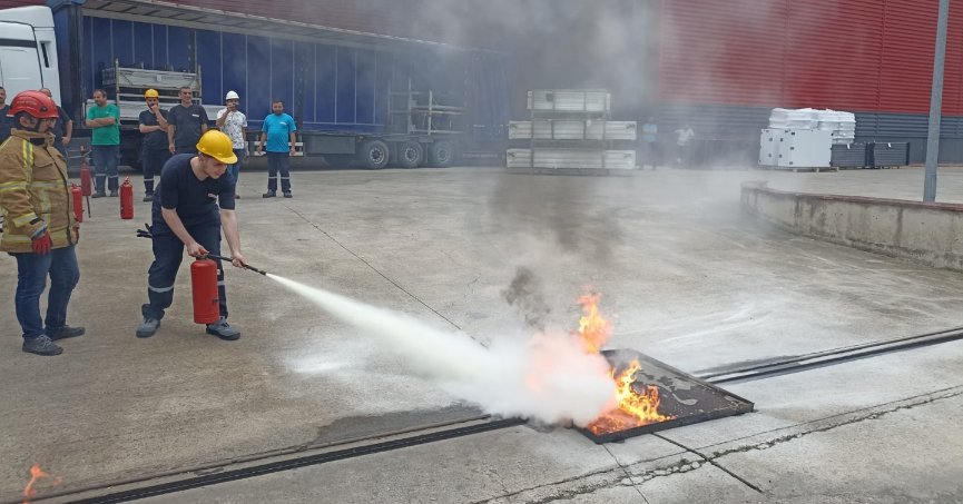 Büyükşehir İtfaiyesi eğitimlerine devam ediyor