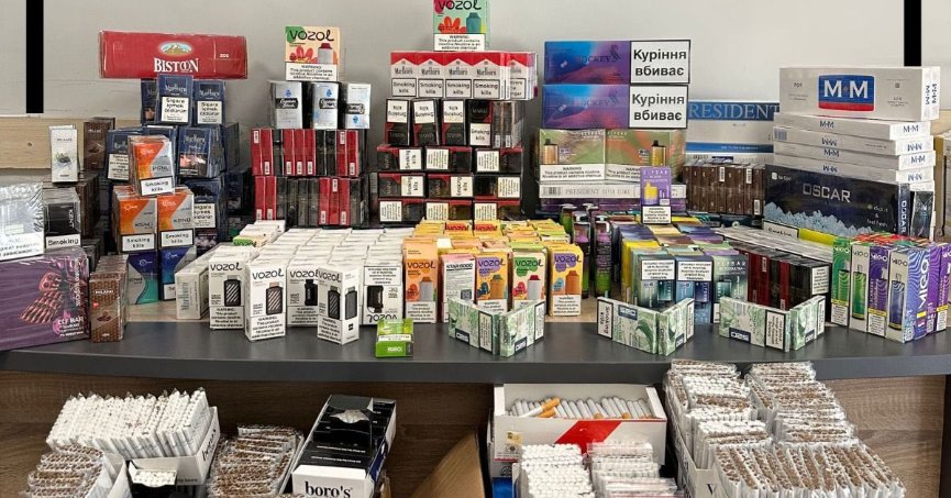 Binlerce kaçak sigara ve puro ele geçirildi