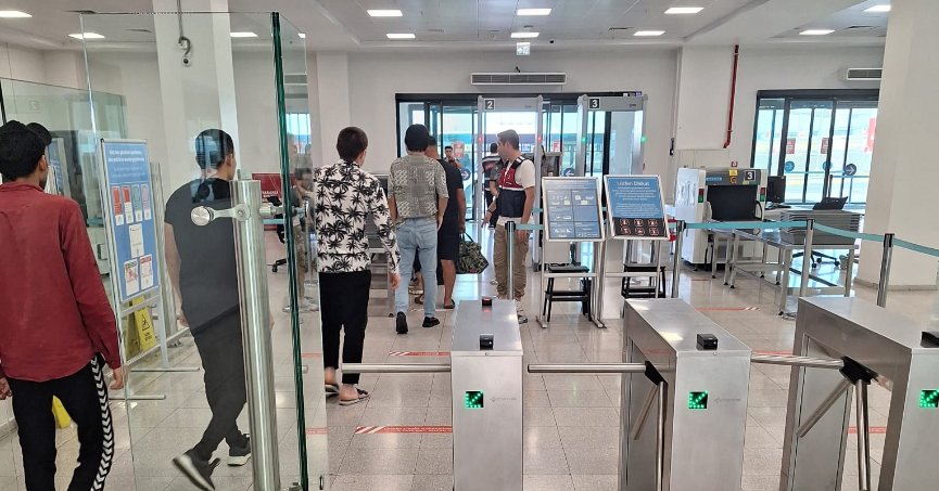 16 kaçak göçmen sınır dışı edildi