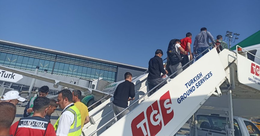 29 düzensiz göçmen sınır dışı edildi