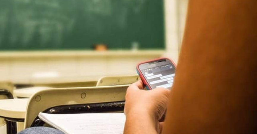 Milli Eğitim Bakanlığı'ndan okullarda cep telefonu kararı