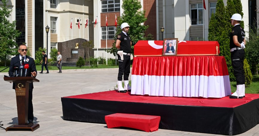 Gölcük Kaymakamı ebediyete uğurlandı