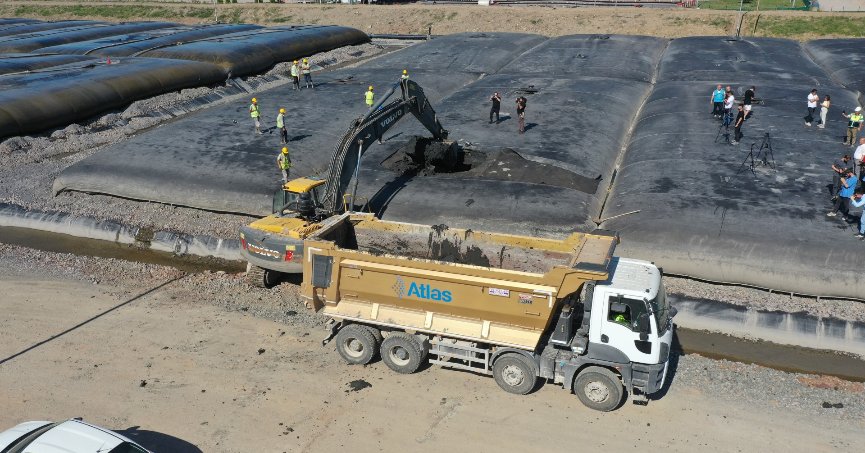 Büyükşehir’e dip çamuru ödülü
