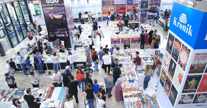 Kitap Fuarı kapılarını Kocaeli marşıyla açtı