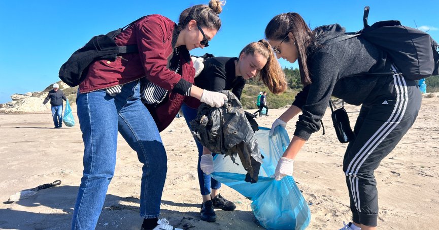 Sahillerden 315 kg ve 1642 parça atık toplandı