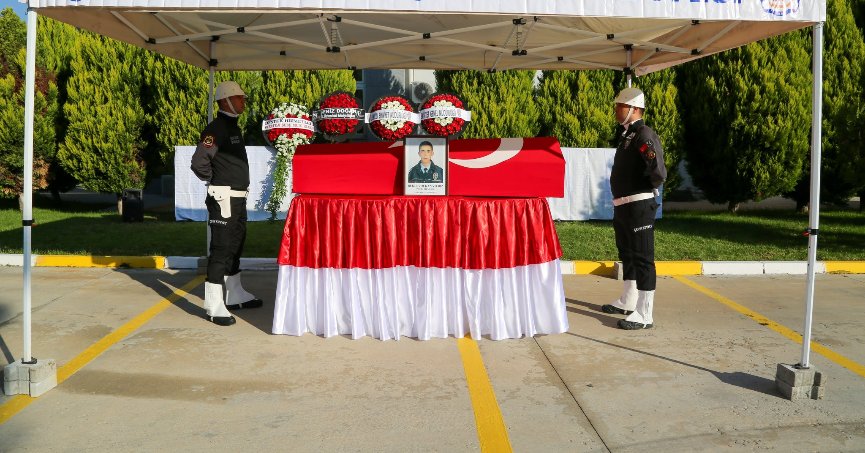 POLİS MEMURU HAYATINI KAYBETTİ