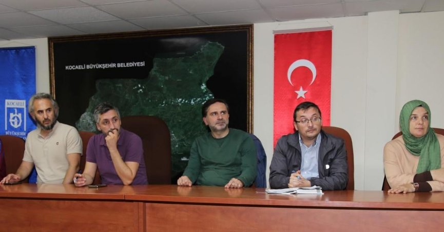 Darıca Millet Kıraathanesine modern kütüphane   