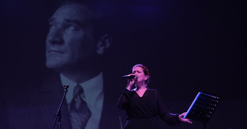 Büyük Önder sevdiği şarkı ve türkülerle anıldı