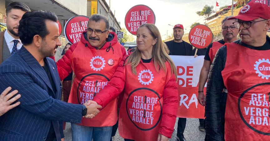 DİSK'in 'Gelirde ve Vergide Adalet' yürüyüşü İzmit’te