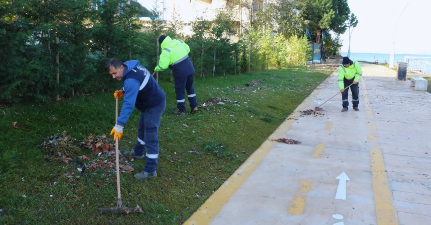 Büyükşehir, fırtınanın izlerini siliyor