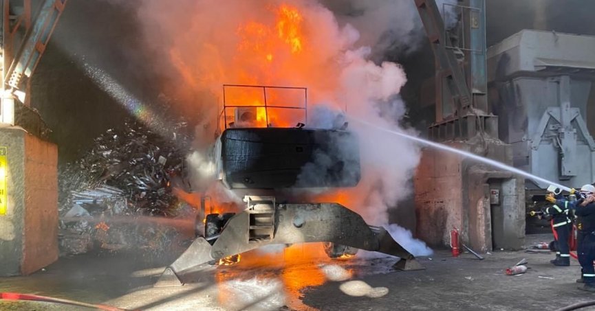 İtfaiyeden Dilovası’ndaki yangına müdahale