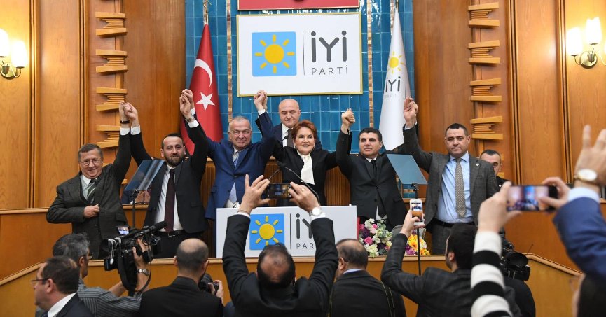 Eski AKP'li İYİ Parti'nin büyükşehir adayı oldu