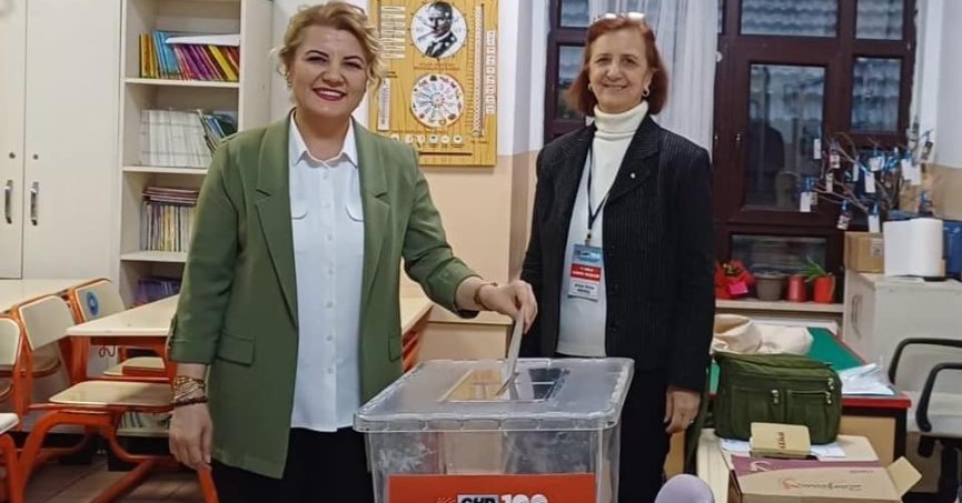 CHP İzmtit'te Hürriyet dedi