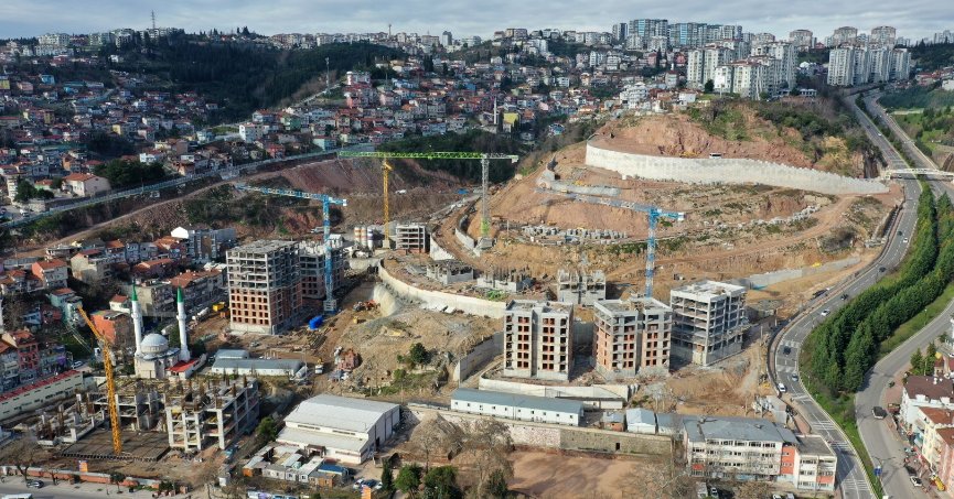 Cedit’te binalar yükselmeye başladı