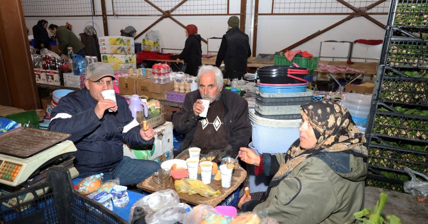 Başiskele’de pazarcıya sıcak sabah çorbası