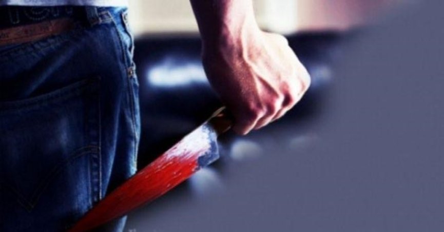 3 çocuk eski polis memurunu bıçakladı