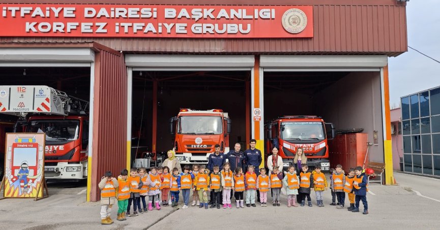 Büyükşehir İtfaiyesinin minik ziyaretçileri