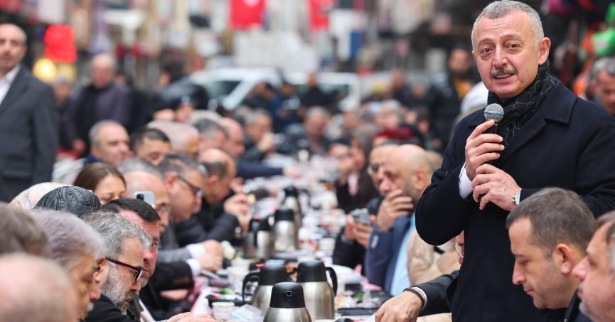 Başkan Büyükakın İzmit esnafıyla buluştu